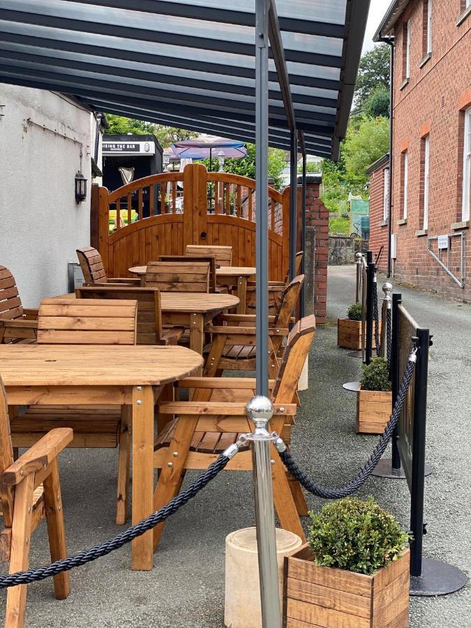 Old New Inn, Llanfyllin Extérieur photo